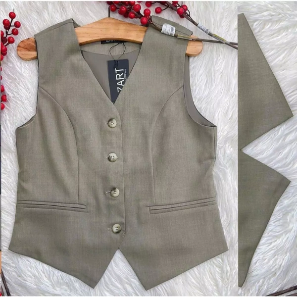 Màu sắc đa dạng khiến việc chọn áo gile lót lụa trở nên khó quyết định hơn so với mong đợi - Ảnh 3 Màu sắc đa dạng khiến việc chọn áo gile lót lụa trở nên khó quyết định hơn so với mong đợi - Ảnh 3