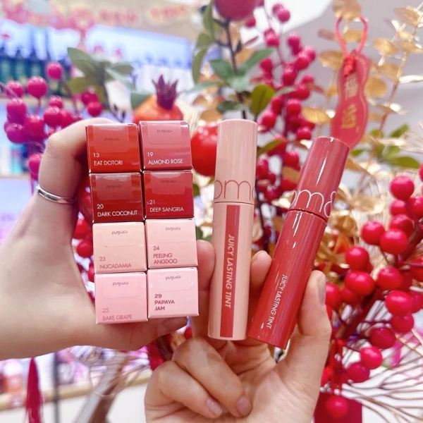 Màu son tint duy trì suốt ngày làm việc: những bất ngờ sau khi dùng - Ảnh 1 Màu son tint duy trì suốt ngày làm việc: những bất ngờ sau khi dùng - Ảnh 1