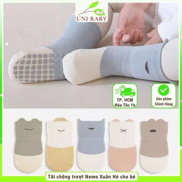 Mềm mại không đồng nghĩa với an toàn: tại sao một số tất trẻ em chống trượt vẫn để bé trượt trên sàn - Ảnh 1