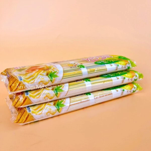 Sau khi mì đã ngâm lạnh và cắt nhỏ, mẹ có thể trộn với bột bơ dinh dưỡng (bơ hạt điều hoặc bơ hạt óc chó, không muối). (Ảnh 5) Sau khi mì đã ngâm lạnh và cắt nhỏ, mẹ có thể trộn với bột bơ dinh dưỡng (bơ hạt điều hoặc bơ hạt óc chó, không muối). (Ảnh 5)