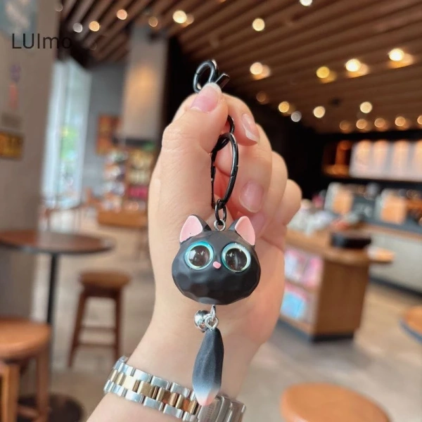 Móc khóa mắt to 3D: khi thiết kế dễ thương lại tiềm ẩn rắc rối cho dây chuyền - Ảnh 4 Móc khóa mắt to 3D: khi thiết kế dễ thương lại tiềm ẩn rắc rối cho dây chuyền - Ảnh 4