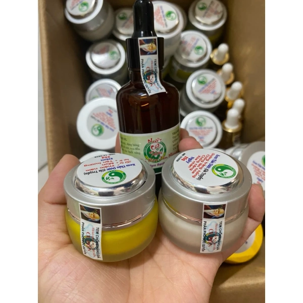 Dưới đây là một quy trình đơn giản, dựa trên nguyên tắc “làm sạch – nuôi dưỡng – bảo vệ”, được nhiều chuyên gia da liễu khuyến nghị khi dùng các sản phẩm thảo dược. (Ảnh 3) Dưới đây là một quy trình đơn giản, dựa trên nguyên tắc “làm sạch – nuôi dưỡng – bảo vệ”, được nhiều chuyên gia da liễu khuyến nghị khi dùng các sản phẩm thảo dược. (Ảnh 3)