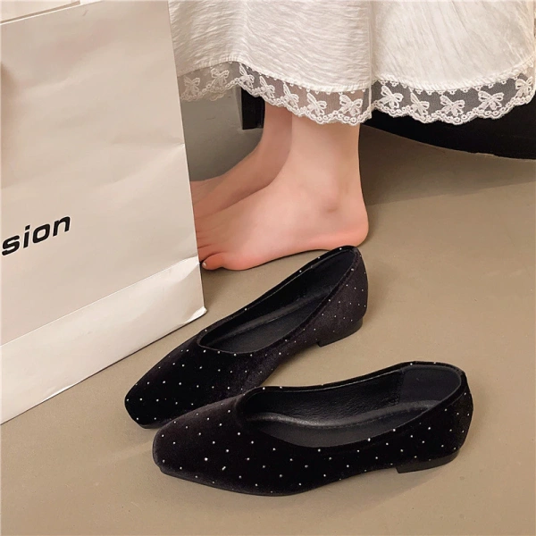 Phong cách Hàn Quốc luôn nổi bật với sự tinh tế, nhẹ nhàng nhưng không kém phần cá tính. (Ảnh 4)