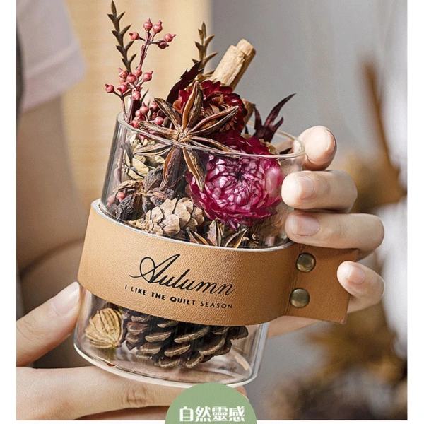 Mùi hương lan tỏa từ hộp quà tinh dầu khiến không gian bàn làm việc trở nên tĩnh lặng hơn - Ảnh 5 Mùi hương lan tỏa từ hộp quà tinh dầu khiến không gian bàn làm việc trở nên tĩnh lặng hơn - Ảnh 5