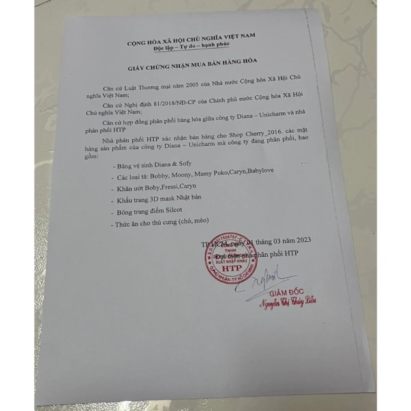 Khi lựa chọn khăn ướt, người tiêu dùng thường chỉ nhìn vào nhãn “không cồn” hoặc “không parabens”. (Ảnh 2)