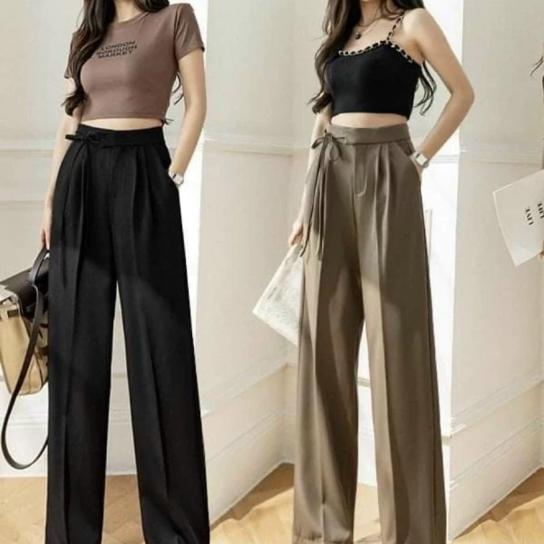 Cạp cao thường nằm ở vị trí dưới xương sườn, gần ngực. (Ảnh 2) Cạp cao thường nằm ở vị trí dưới xương sườn, gần ngực. (Ảnh 2)
