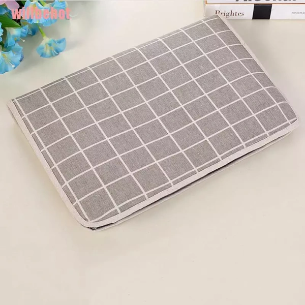 Trong quá trình sử dụng, laptop thường phải đối mặt với ba loại nguy cơ chính: va chạm, bụi bẩn và ẩm ướt. (Ảnh 2)