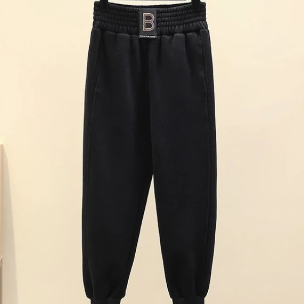 Không phải mọi chiếc quần jogger đều mang lại cảm giác “đánh vỡ” nhẹ nhàng như nhung. (Ảnh 2)