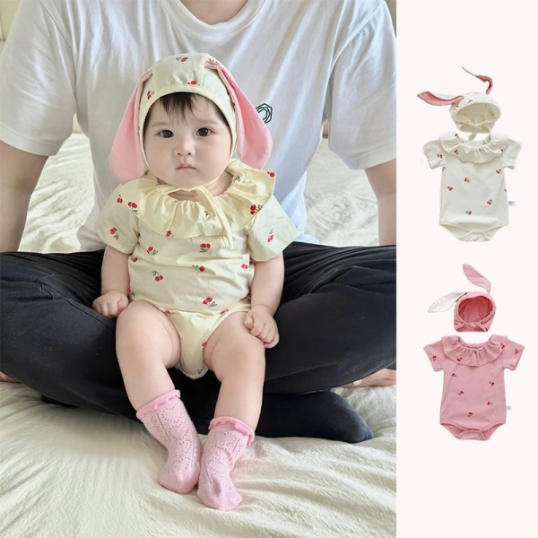 Mũ đi kèm trong một bộ bodysuit thường mang tính “đáng yêu” với các họa tiết hoạt hình hay hình thỏ. (Ảnh 3) Mũ đi kèm trong một bộ bodysuit thường mang tính “đáng yêu” với các họa tiết hoạt hình hay hình thỏ. (Ảnh 3)
