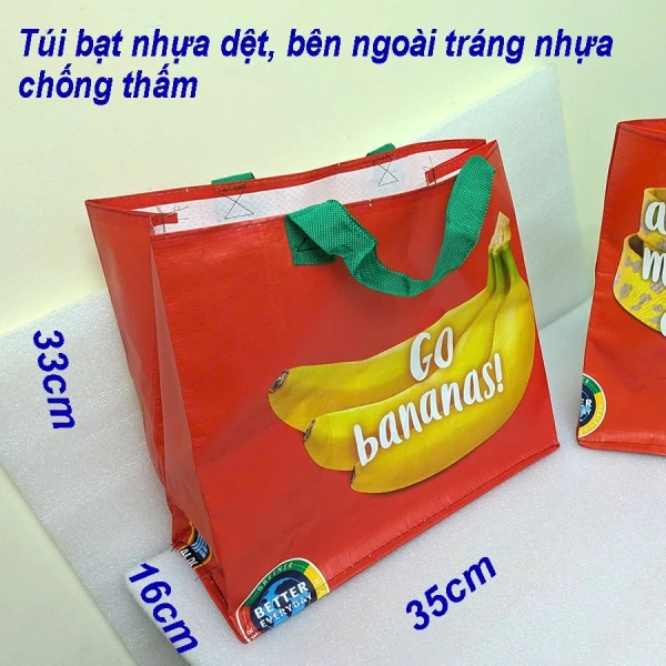 Một trong những lợi thế lớn của túi đi chợ xếp gọn là có thể gập lại thành hình dáng nhỏ gọn, phù hợp để bỏ trong ngăn kéo, balo, hay thậm chí trong túi đựng sách. (Ảnh 2)