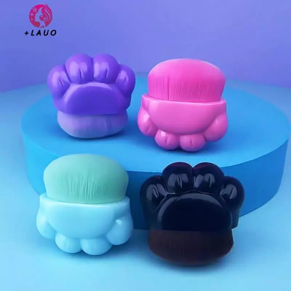 Đối với các bé dưới ba tuổi, việc tự tay cầm một vật dụng không chỉ là nhu cầu thực tiễn mà còn là một phần trong quá trình phát triển vận động tinh. (Ảnh 2)