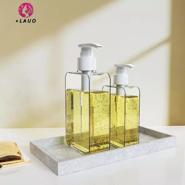 Khả năng trong suốt không chỉ giúp người dùng quan sát nhanh lượng sản phẩm còn lại mà còn tạo hiệu ứng “độ sâu” cho không gian phòng tắm. (Ảnh 2) Khả năng trong suốt không chỉ giúp người dùng quan sát nhanh lượng sản phẩm còn lại mà còn tạo hiệu ứng “độ sâu” cho không gian phòng tắm. (Ảnh 2)