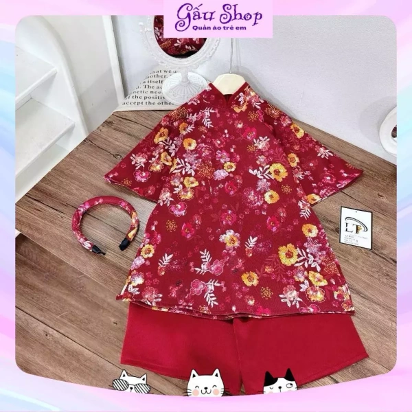 Áo dài truyền thống có lớp vải và ren nhiều lớp, dễ tạo cảm giác nặng nề, đặc biệt khi bé chưa đủ sức để tự giữ thăng bằng. (Ảnh 3)