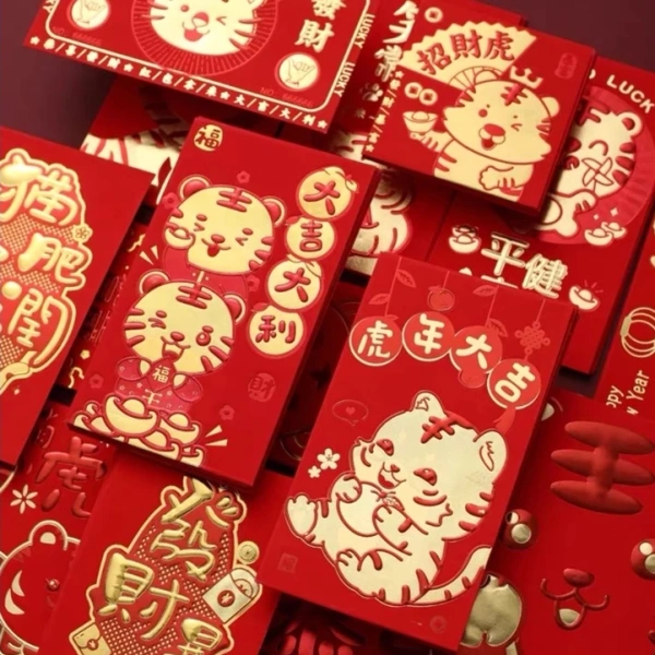 Trong quá trình tìm kiếm “đôi bàn tay” hoàn hảo cho phong bao lì xì, nhiều người vẫn băn khoăn không biết nên mua ở đâu, làm sao để có được mẫu thiết kế độc đáo mà vẫn giữ được chất lượng. (Ảnh 4)