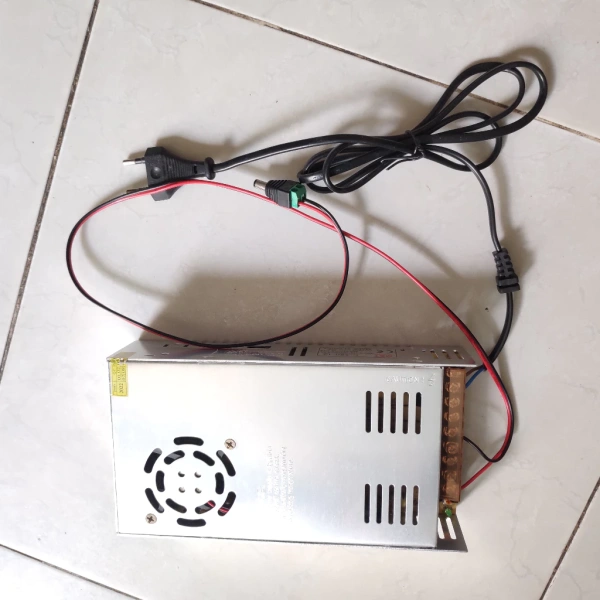 Những lúc ngầm quên kiểm tra nguồn 12V 30A cho hub 20 cổng có thể khiến toàn bộ 20 điện thoại ngắt kết nối. - Ảnh 2