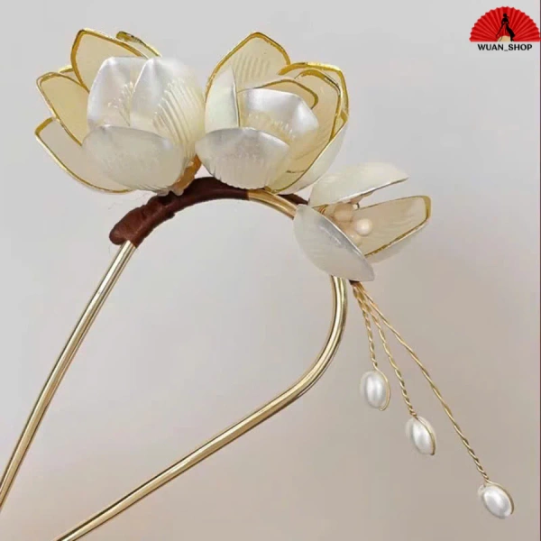 Những người dùng nhận ra độ bám của cài tóc hoa mộc lan trắng không kéo dài như kỳ vọng - Ảnh 5 Những người dùng nhận ra độ bám của cài tóc hoa mộc lan trắng không kéo dài như kỳ vọng - Ảnh 5