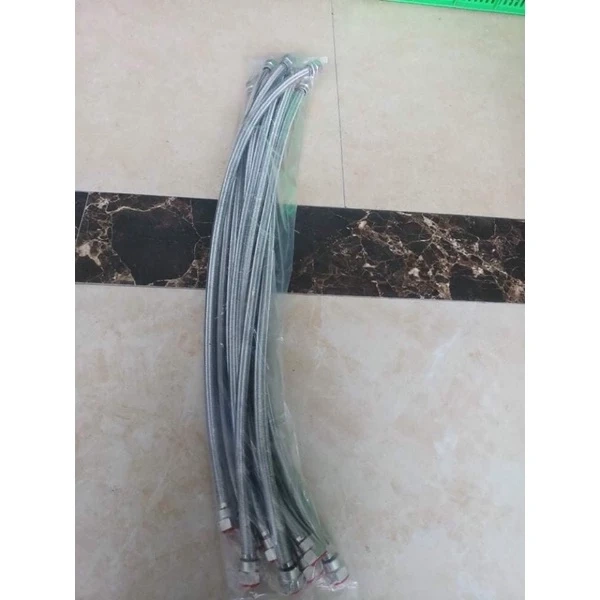 Nơi nối ốc đồng trên đường ống cấp nước bồn rửa mặt thường gây rò rỉ bất ngờ sau một thời gian sử dụng. - Ảnh 2 Nơi nối ốc đồng trên đường ống cấp nước bồn rửa mặt thường gây rò rỉ bất ngờ sau một thời gian sử dụng. - Ảnh 2