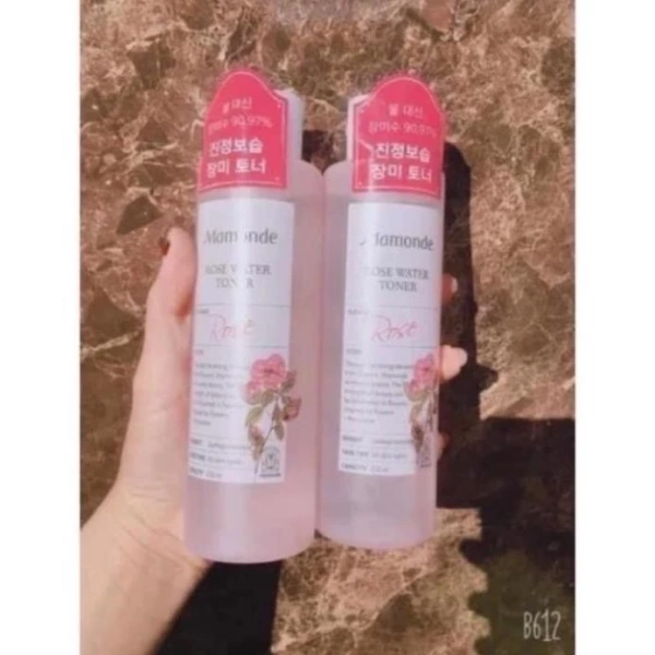 Một số thương hiệu nổi tiếng cung cấp nước hoa hồng 250 ml, mỗi loại có điểm mạnh riêng. (Ảnh 4) Một số thương hiệu nổi tiếng cung cấp nước hoa hồng 250 ml, mỗi loại có điểm mạnh riêng. (Ảnh 4)