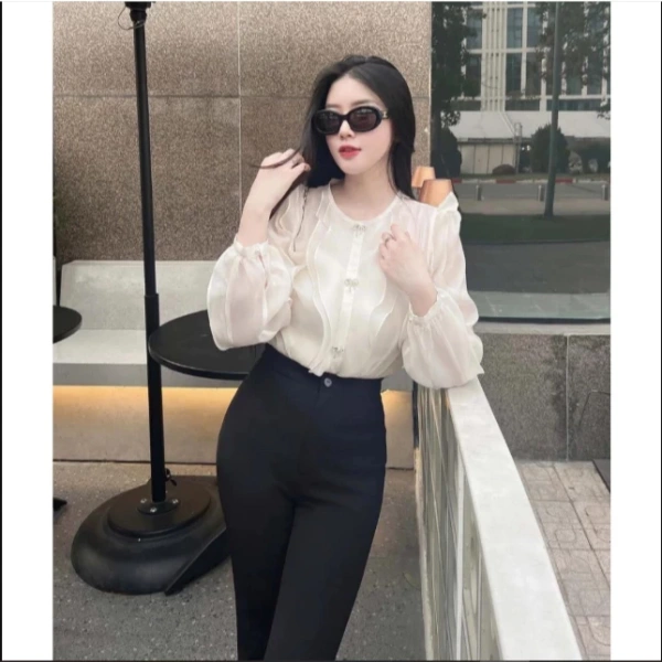 Màu đen luôn được coi là biểu tượng của sự nghiêm túc và chuyên nghiệp. (Ảnh 3)