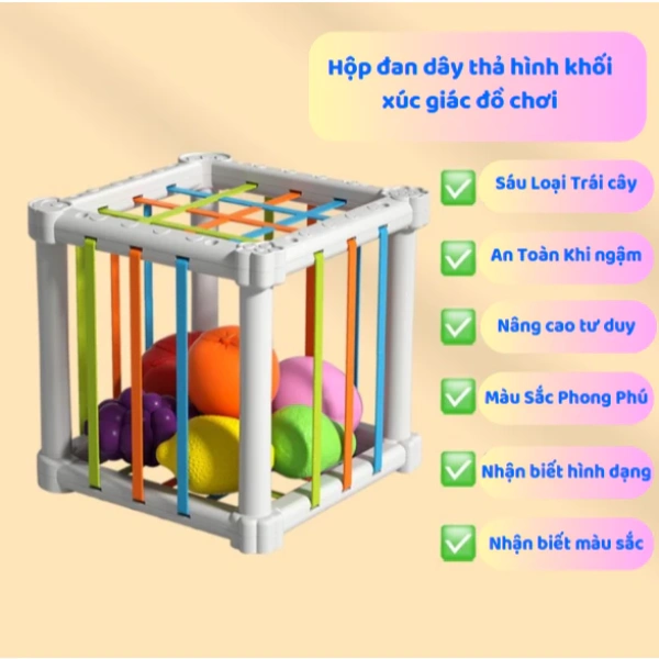 Ví dụ thực tế, khi con vừa thả một khối màu xanh vào dây, bạn có thể nói: “Màu xanh của khối giống như bầu trời. (Ảnh 3)
