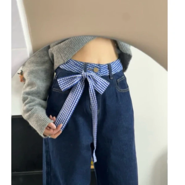 Để hiểu rõ ưu nhược điểm của quần jeans ống rộng cạp cao, chúng ta hãy đặt nó cạnh những kiểu dáng phổ biến khác. (Ảnh 4) Để hiểu rõ ưu nhược điểm của quần jeans ống rộng cạp cao, chúng ta hãy đặt nó cạnh những kiểu dáng phổ biến khác. (Ảnh 4)