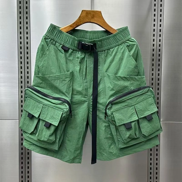 Mặc quần short size lớn không đồng nghĩa với việc mất đi phong cách. (Ảnh 5)