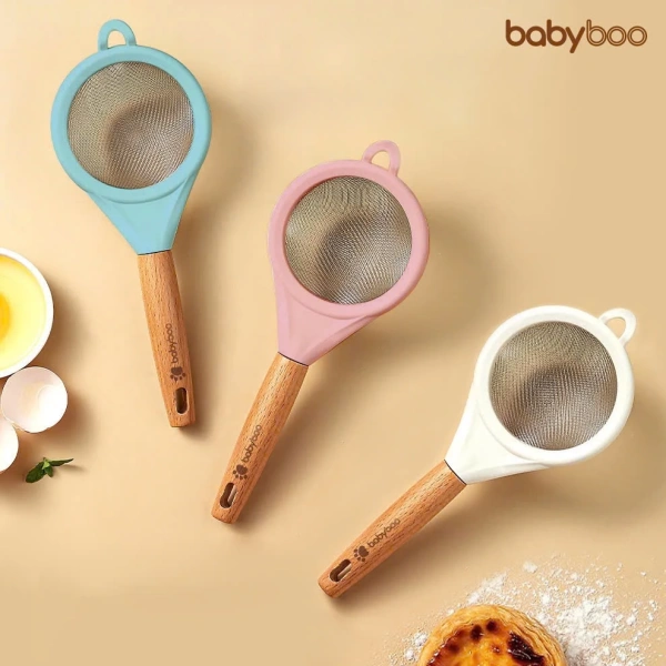 Sau khi rây, dùng muỗng múc một chút, cho vào bát hoặc chén cho bé thử. (Ảnh 5) Sau khi rây, dùng muỗng múc một chút, cho vào bát hoặc chén cho bé thử. (Ảnh 5)