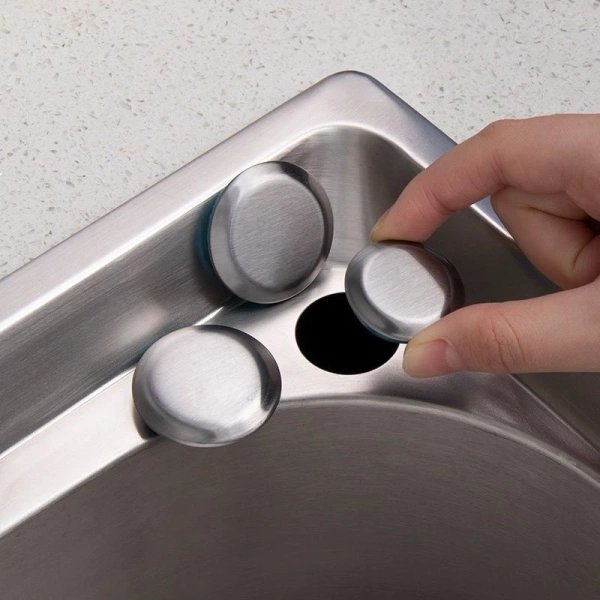 Rỉ sét ở nắp đậy lỗ thoát nước bồn rửa bát thường do lắp không đúng hướng – điều mà ít ai để ý - Ảnh 1 Rỉ sét ở nắp đậy lỗ thoát nước bồn rửa bát thường do lắp không đúng hướng – điều mà ít ai để ý - Ảnh 1