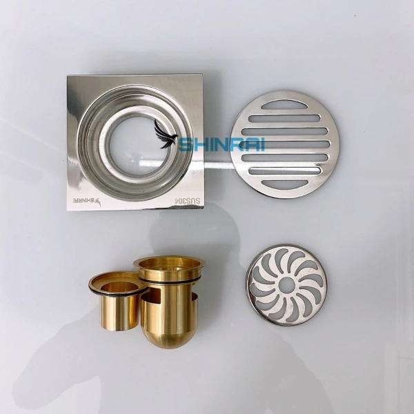 Sau khi đã hoàn tất các bước, bạn sẽ cảm nhận ngay được sự khác biệt: nước thoát nhanh, không còn tiếng “trở ngược” và mùi hôi đã được giảm thiểu đáng kể nhờ vào lớp gioăng cao su và đáy đồng hấp thụ mùi. (Ảnh 4)