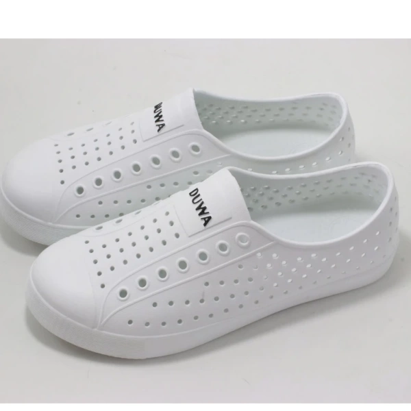 Sau một tháng sử dụng giày đi mưa unisex, người dùng thường nhận ra độ bám trên mặt trơn vẫn là nỗi lo lớn nhất - Ảnh 1 Sau một tháng sử dụng giày đi mưa unisex, người dùng thường nhận ra độ bám trên mặt trơn vẫn là nỗi lo lớn nhất - Ảnh 1