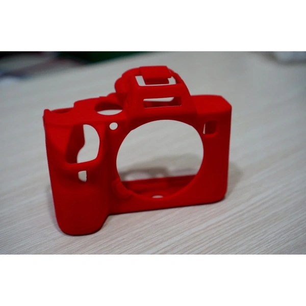 Những người dùng thường gặp tình trạng cảm thấy máy “nặng” hơn khi bọc silicone. (Ảnh 5)