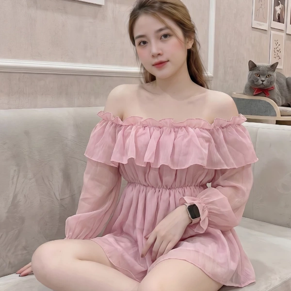 Áo trễ vai lớp kép thường có hai lớp vải lồng vào nhau, tạo độ dày và tạo dáng bồng bềnh. (Ảnh 2) Áo trễ vai lớp kép thường có hai lớp vải lồng vào nhau, tạo độ dày và tạo dáng bồng bềnh. (Ảnh 2)