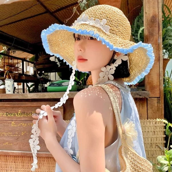 Chiếc nón côi không chỉ là phụ kiện bảo vệ đầu mà còn là “điểm nhấn” giúp hoàn thiện phong cách mùa hè. (Ảnh 4) Chiếc nón côi không chỉ là phụ kiện bảo vệ đầu mà còn là “điểm nhấn” giúp hoàn thiện phong cách mùa hè. (Ảnh 4)