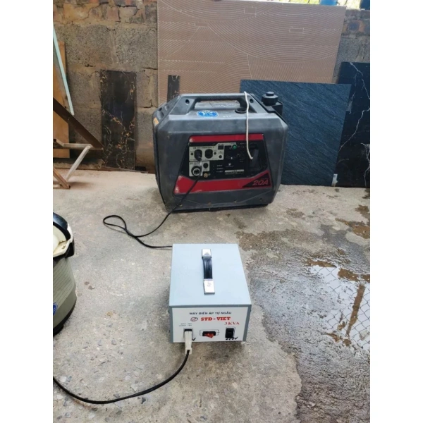 Trong những trường hợp trên, việc đầu tư vào một bộ chuyển đổi điện chuyên dụng sẽ mang lại lợi ích rõ rệt: bảo vệ thiết bị, giảm rủi ro cháy nổ và kéo dài tuổi thọ sử dụng. (Ảnh 3) Trong những trường hợp trên, việc đầu tư vào một bộ chuyển đổi điện chuyên dụng sẽ mang lại lợi ích rõ rệt: bảo vệ thiết bị, giảm rủi ro cháy nổ và kéo dài tuổi thọ sử dụng. (Ảnh 3)