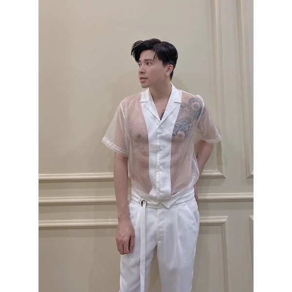 Trong thực tiễn, đa số người dùng sẽ nhanh tay cho quần vào máy giặt, thêm một chút bột giặt mạnh, và hy vọng vết bẩn sẽ “biến mất”. (Ảnh 2)