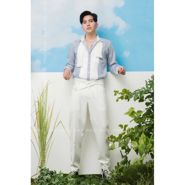 Những bước này không những giúp loại bỏ vết bẩn, mà còn duy trì độ co giãn và màu trắng sáng như mới của quần. (Ảnh 3)