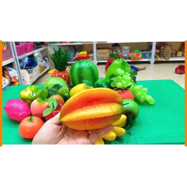 Sự chênh lệch giữa hình ảnh túi trái cây nhựa to đẹp như thật trong quảng cáo và độ bền thực tế khi bày mâm ngũ quả. - Ảnh 4