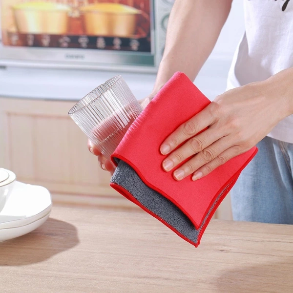 Trong quá trình tìm kiếm sản phẩm đáp ứng đầy đủ các tiêu chí trên, Khăn lau rửa xe ô tô chuyên dụng, khan lâu nội thất xê hơi bằng vải nhung san hô siêu thấm đã nổi lên như một lựa chọn đáng cân nhắc. (Ảnh 5)