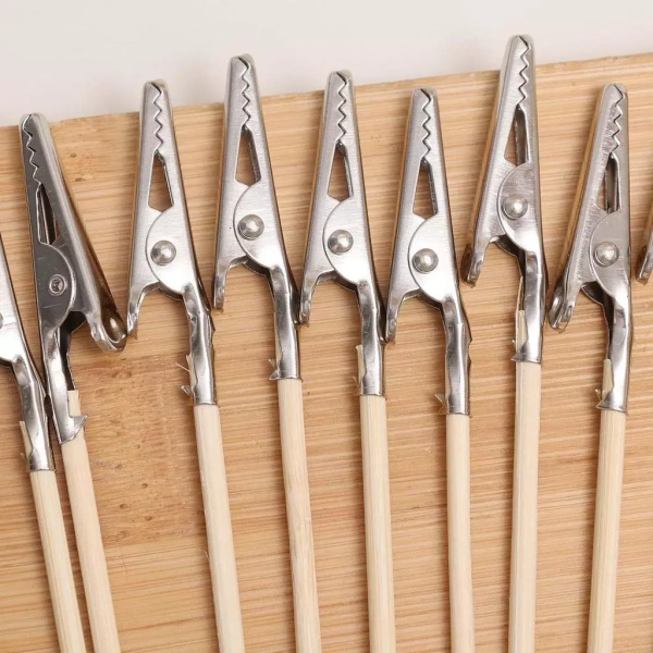 Sự khác biệt khi dùng kẹp cá sấu có tay cầm gỗ trong việc bảo vệ mô hình DIY khỏi ẩm ướt - Ảnh 3 Sự khác biệt khi dùng kẹp cá sấu có tay cầm gỗ trong việc bảo vệ mô hình DIY khỏi ẩm ướt - Ảnh 3