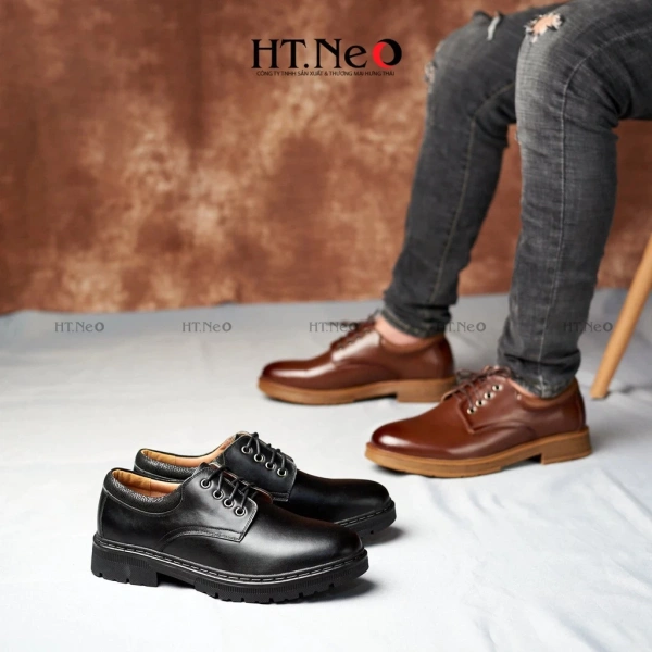 Trong số những mẫu giày đang được ưa chuộng, Giày đốc da bò thật 100%, G42 đế cao su đặc nổi bật nhờ thiết kế thời thượng, màu đen mạnh mẽ và độ bền cao. (Ảnh 5) Trong số những mẫu giày đang được ưa chuộng, Giày đốc da bò thật 100%, G42 đế cao su đặc nổi bật nhờ thiết kế thời thượng, màu đen mạnh mẽ và độ bền cao. (Ảnh 5)