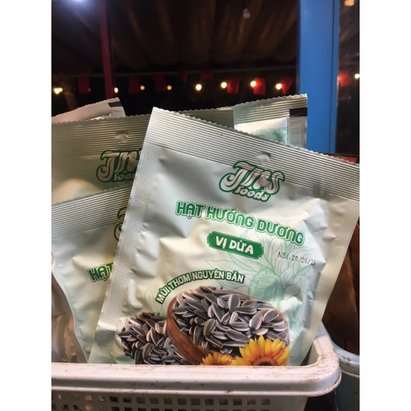 Trong thực tế, một số snack dừa lại mang đến cảm giác “giòn quá” – như thể mỗi miếng đang cố gắng “gây sốc” cho các thụ thể vị giác. (Ảnh 2)