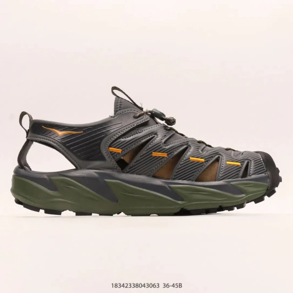 Sự thật ít người biết: sandal chức năng đi bộ đường dài quyết định độ ổn định khi bước trên đá trơn. - Ảnh 3