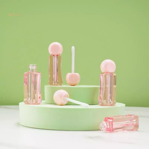 Thực tế bất ngờ: chai 3ml đựng lipgloss nhanh hết khiến người dùng phải tính lại lượng dùng hàng ngày - Ảnh 1 Thực tế bất ngờ: chai 3ml đựng lipgloss nhanh hết khiến người dùng phải tính lại lượng dùng hàng ngày - Ảnh 1