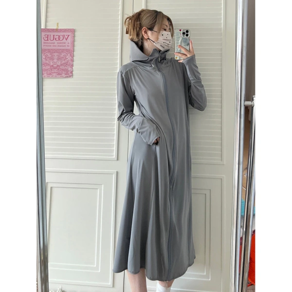 Thực tế khi áo dài chống nắng UPF50+ bằng chất liệu ice silk mang lại cảm giác thoáng mát suốt ngày - Ảnh 3