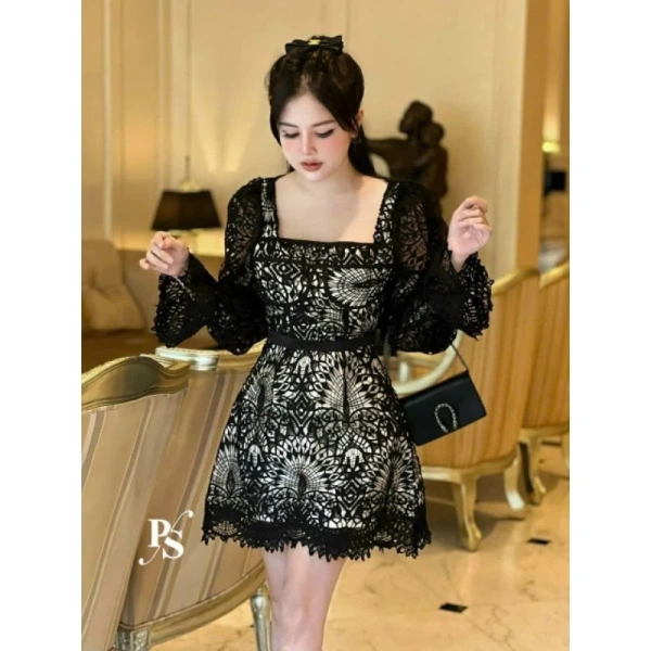 Độ bền của một chiếc váy ren không chỉ phụ thuộc vào chất liệu mà còn vào cách bạn chăm sóc sản phẩm. (Ảnh 3) Độ bền của một chiếc váy ren không chỉ phụ thuộc vào chất liệu mà còn vào cách bạn chăm sóc sản phẩm. (Ảnh 3)