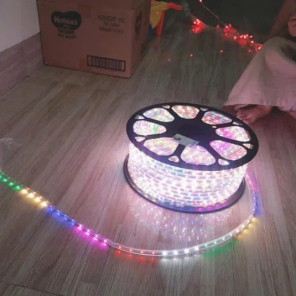 Trên thị trường hiện nay, dây LED chia thành các nhóm chính dựa trên chất lượng vỏ bọc, chip và độ chịu nước. (Ảnh 4)