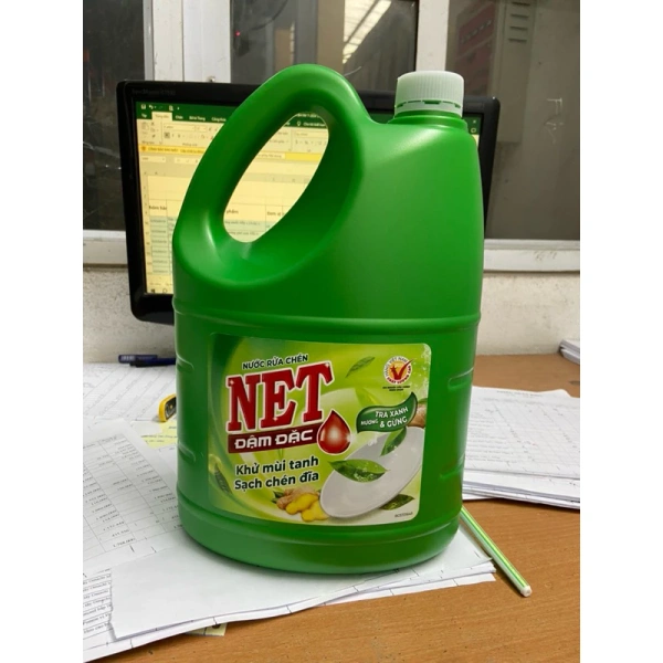 Mùi thơm của sản phẩm được mô tả là “trà xanh gừng”, một sự pha trộn tinh tế giữa vị tươi mát của lá trà và hơi ấm của gừng. (Ảnh 2)