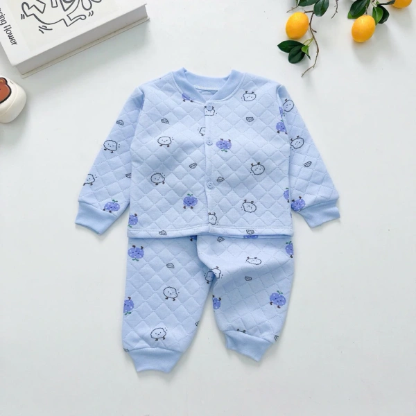 Trước khi quyết định mua xốp dài tay, hầu hết các bậc phụ huynh thường cân nhắc dựa trên một vài tiêu chí đơn giản: giá thành, màu sắc và độ ấm. (Ảnh 2) Trước khi quyết định mua xốp dài tay, hầu hết các bậc phụ huynh thường cân nhắc dựa trên một vài tiêu chí đơn giản: giá thành, màu sắc và độ ấm. (Ảnh 2)