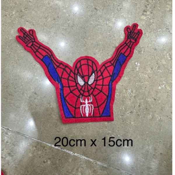Sticker thêu ủi, còn được gọi là patch thêu ủi, hoạt động dựa trên hai lớp chính: lớp sợi chỉ dệt chất lượng cao tạo nên hình ảnh và lớp keo nhiệt đặc biệt bám dính lên vải khi được nung nóng. (Ảnh 2)