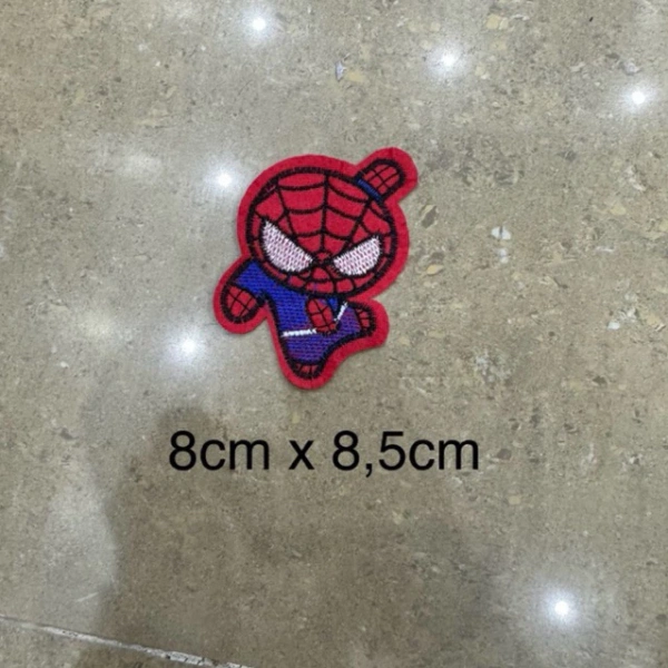 Kết quả trên cho thấy sticker thêu ủi mang lại lợi thế về tốc độ và chi phí, nhưng khi yêu cầu độ bám chắc và khả năng chịu lâu dài, phương pháp may khâu vẫn thắng cuộc. (Ảnh 4)